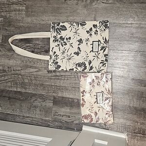 NIB Gucci Beauty Red & Beige Tote Bag